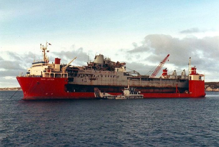 RFA_Sir_Tristram_&_MV_Dan_Lifter_late_1982