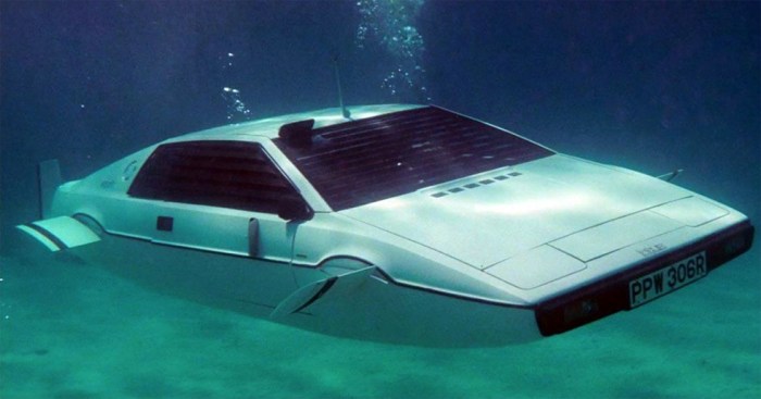 James-Bonds-Lotus-Esprit