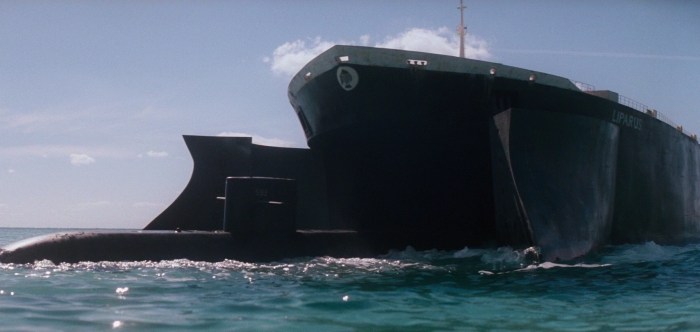 The_Spy_Who_Loved_Me_-_Liparus_engulfs_a_Submarine