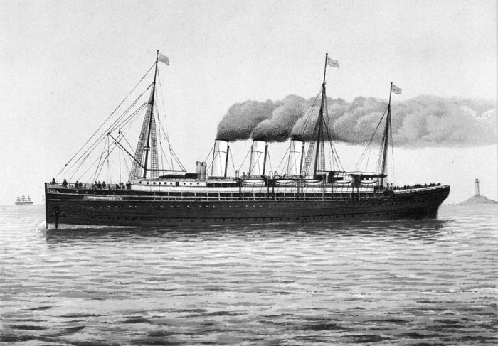 800px-Augusta_Victoria_(Schiff)