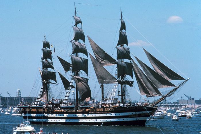 800px-Amerigo_vespucci_1976_nyc_aufgetakelt