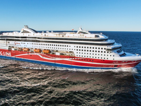 El Viking Grace, el primer ferry propulsado por LNG