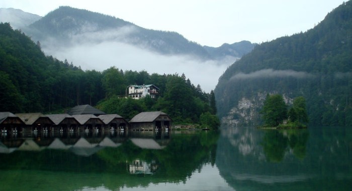 800px-063007-Konigssee-dusk