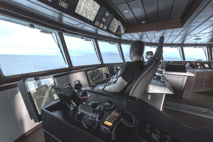 15982227882_a16cb8c770_b