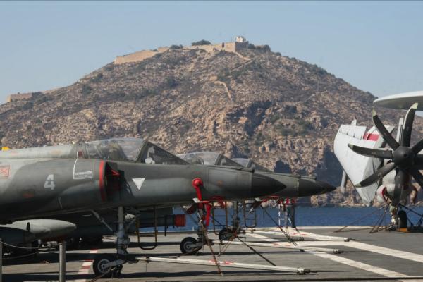 Charles de Gaulle en los muelles de Cartagena