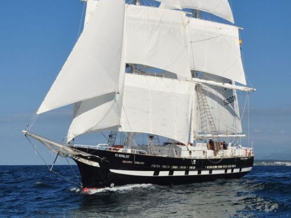 El buque escuela TS Royalist