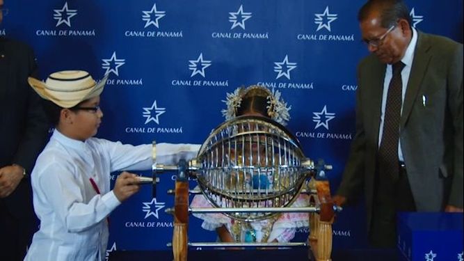 Buque-Andronikos-inaugurara-Canal-ampliado_LPRVID20160429_0002_26