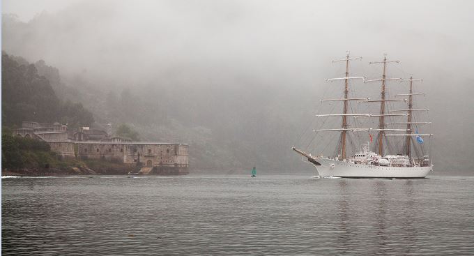 Fragata ARA Libertad entrando en Ferrol