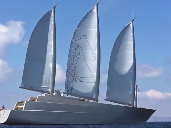 El Sailing Yacht A de Philippe Starck