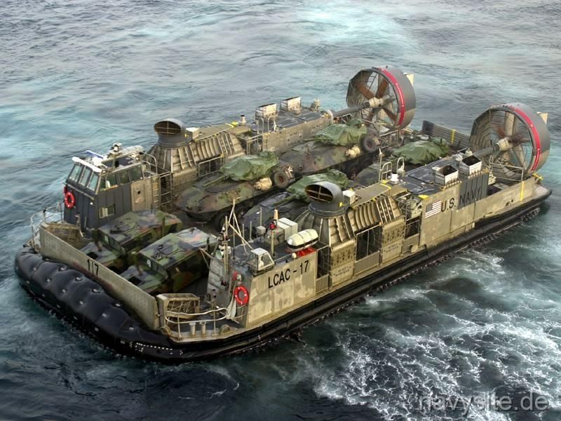 Los aerodeslizadores de desembarco Landing Craft Air Cushion de la US Navy