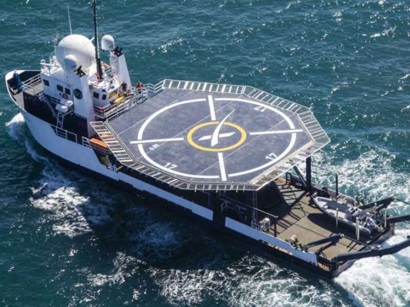 El buque de apoyo GO Searcher de SpaceX