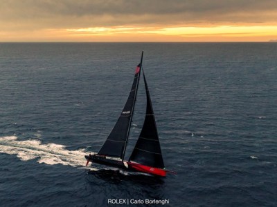El supermaxi Comanche, vencedor por tercera vez de la Rolex Sydney Hobart