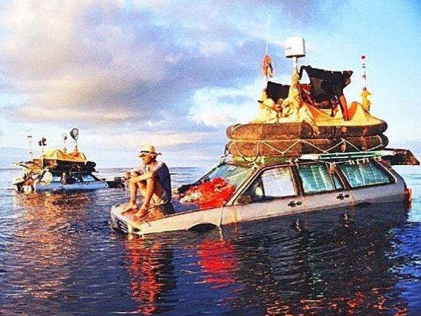 Cuando en 1999 dos italianos cruzaron el Atlántico en sus coches flotantes
