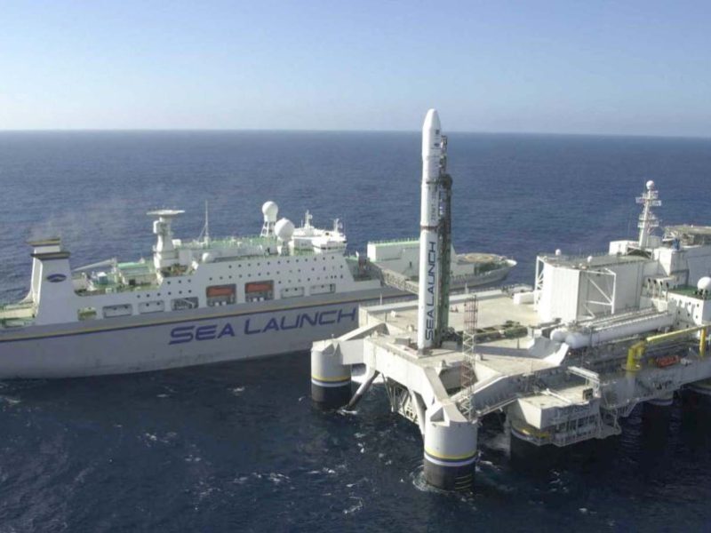 El Sea Launch Commander y la plataforma Odyssey, la flota de lanzamiento de cohetes de Sea Launch