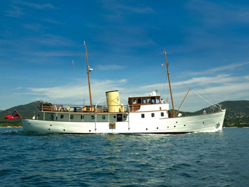 La restauración del Blue Bird of 1938 en Astilleros de Mallorca