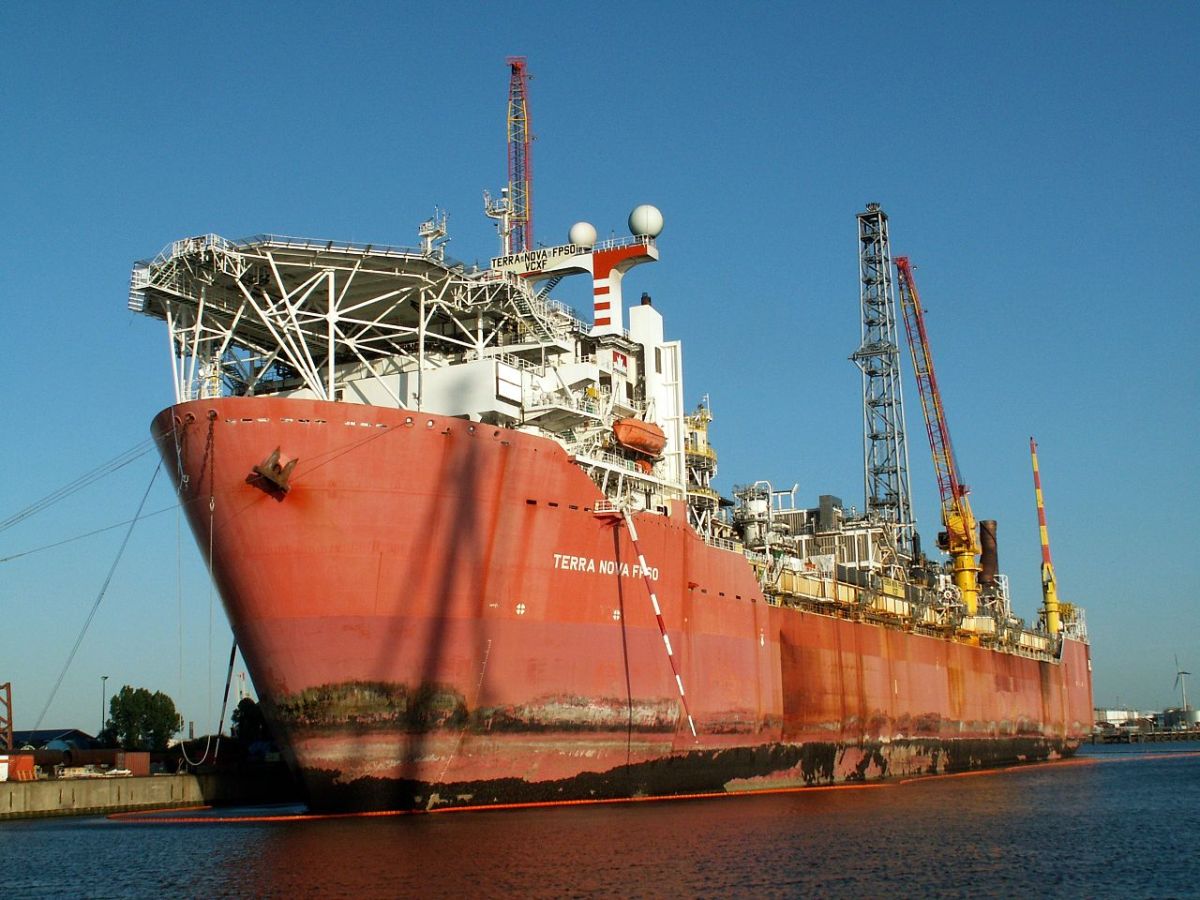 El FPSO Terra Nova, uno de los mayores buques de producción, almacenamiento y descarga de petróleo del mundo
