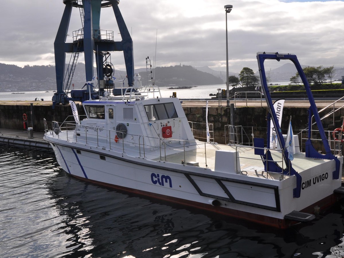 La CIM UVigo, la primera embarcación profesional construida en España con propulsión híbrida enchufable